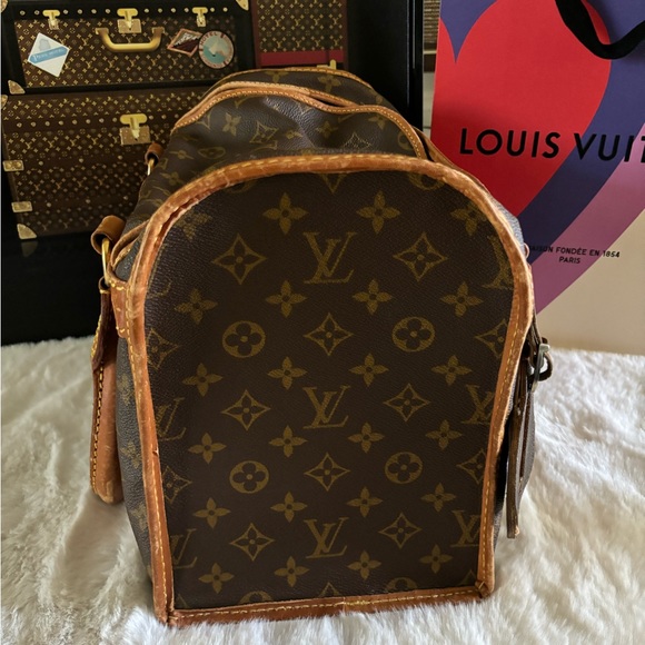 Louis Vuitton - Picture 7 of 16